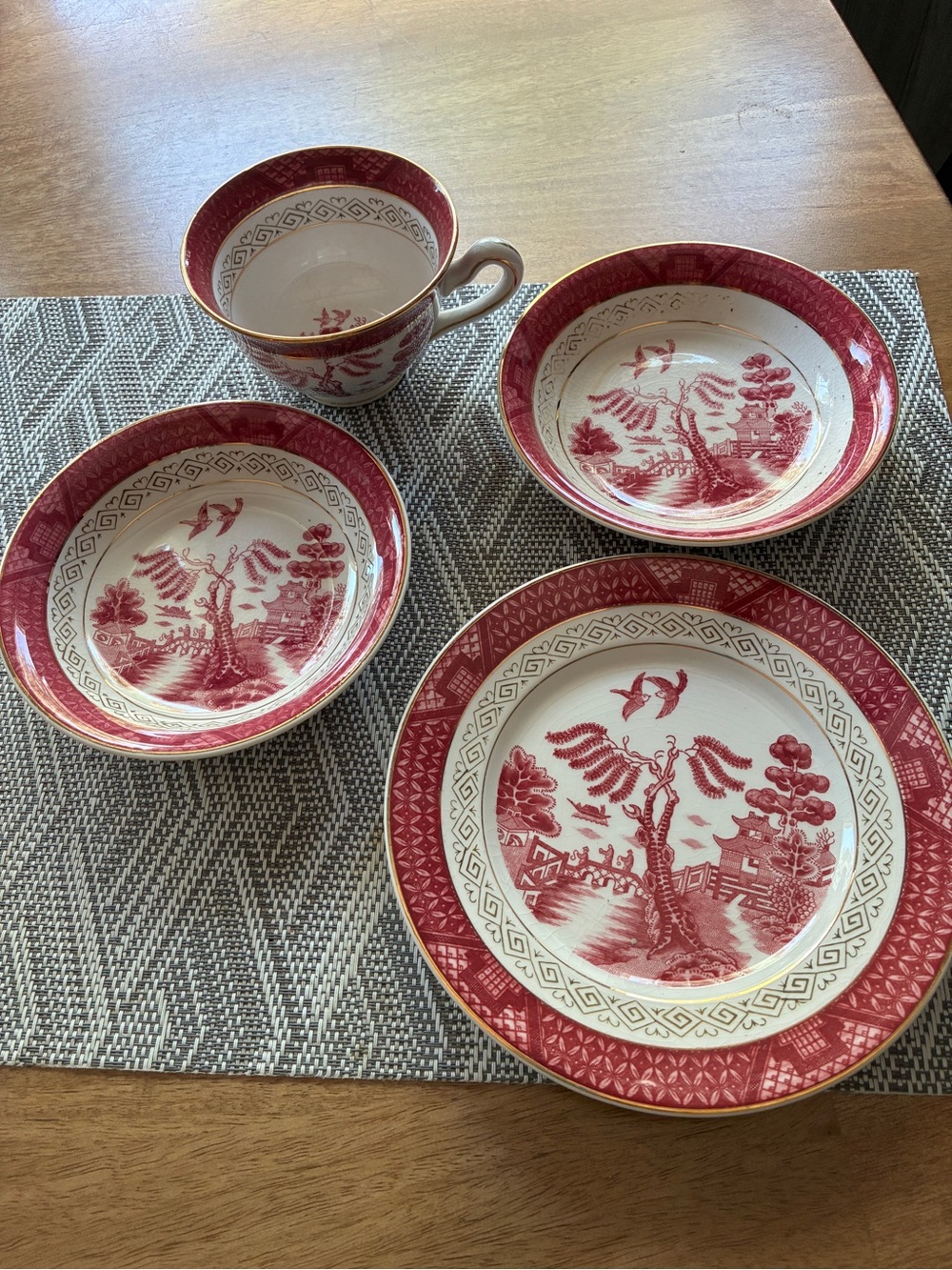 Nikko Ceramics Red and White Willow-Style Porcelain Dinnerware Set